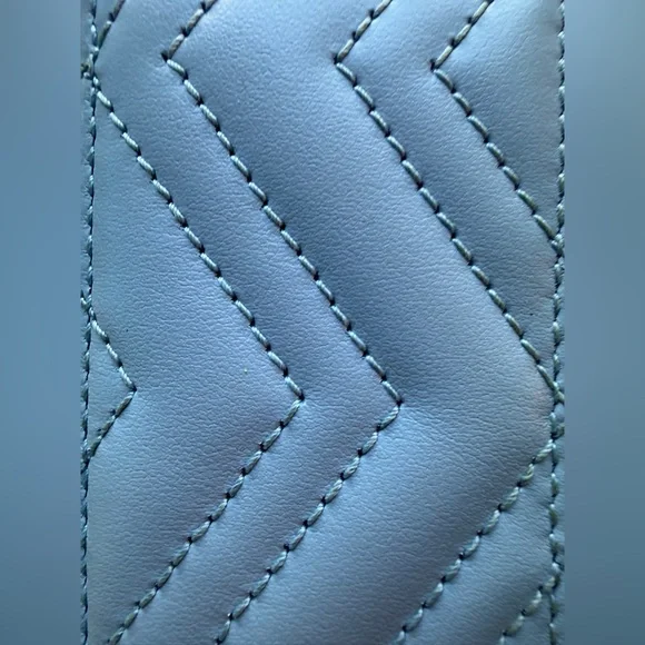Gucci Baby Blue Leather Card Holder - Picture 4 of 13
